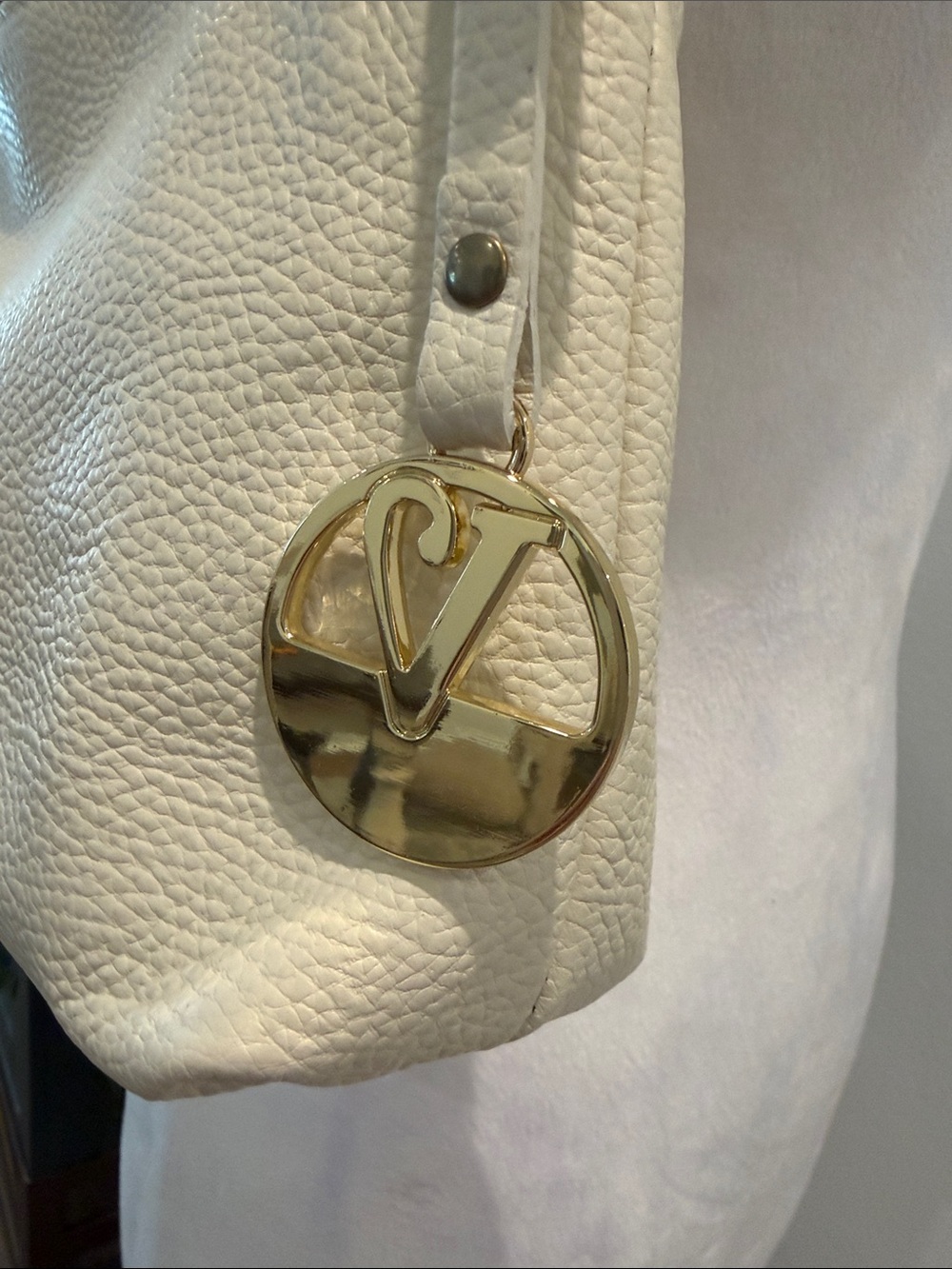 Valentina Italian white pebbled leather crossbody bag with a triple entry design - Picture 5 of 16